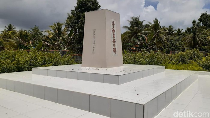https://bappeda.sarmikab.go.id/assets/images/sliders/tugu-yamagata-di-papua-5_169.jpg